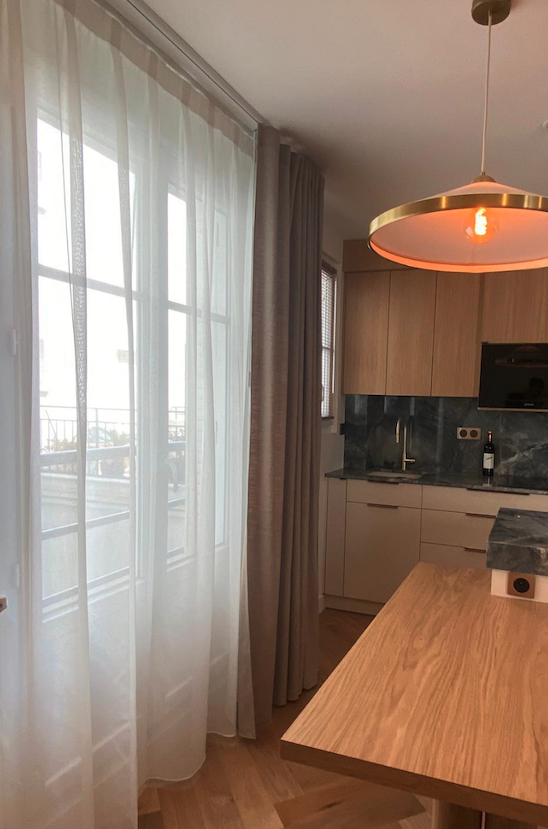 Voilage et rideaux assortis sur-mesure — Marchand Décoration